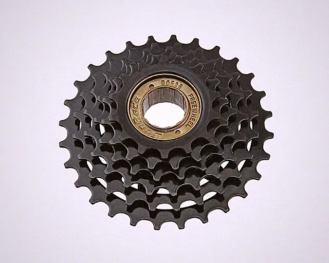 SunRace 6 Speed Bicycle Freewheel 14-28T Multiple Sprocket Friction Black.